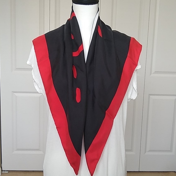 Gucci Silk Scarf - Authentic - Picture 6 of 7